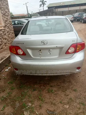 Toyota Corolla 2010 Silver