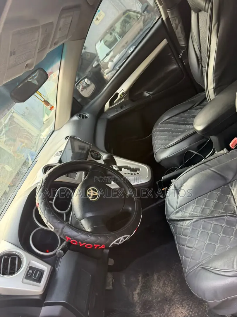 Toyota Matrix 2009 Silver