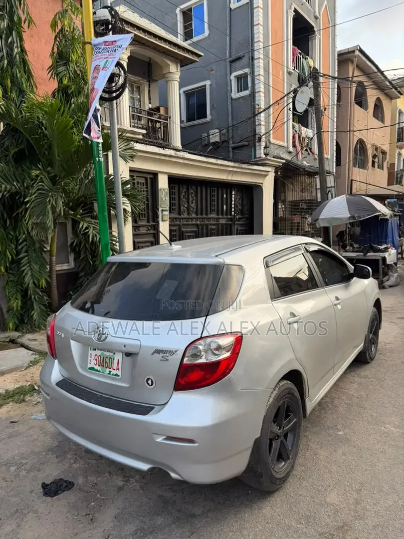Toyota Matrix 2009 Silver