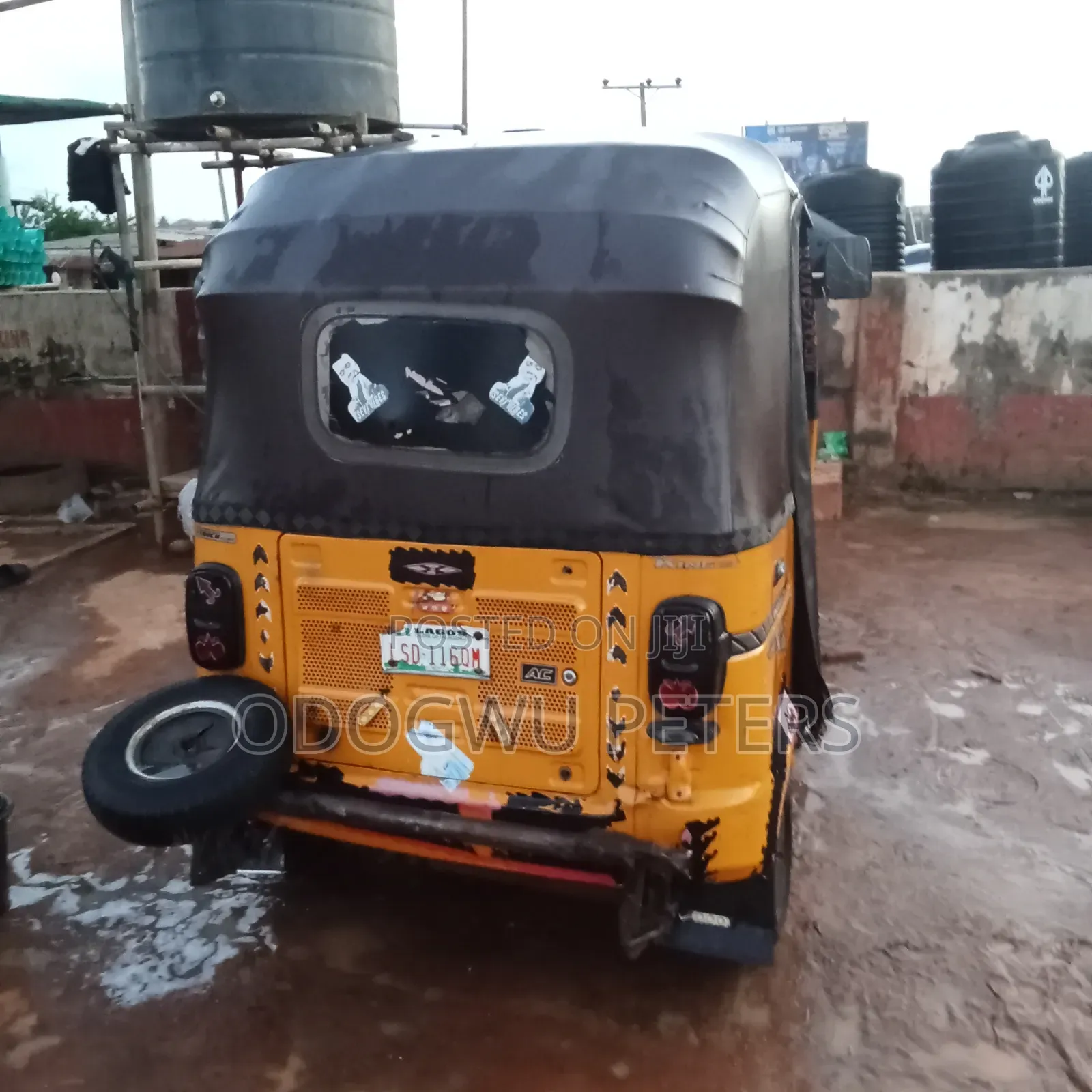 TVS Apache 160 4V 2023 Yellow