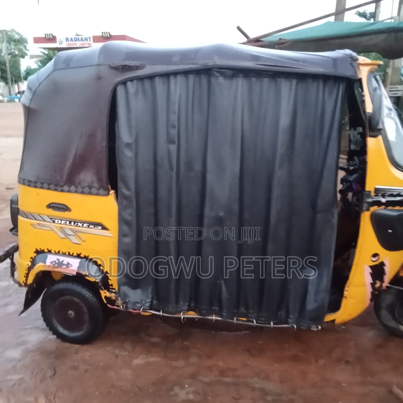 TVS Apache 160 4V 2023 Yellow