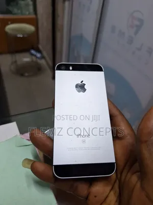 Apple iPhone SE 32 GB