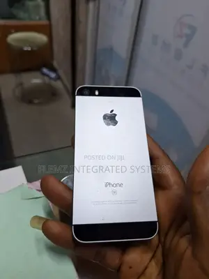 Apple iPhone SE 32 GB