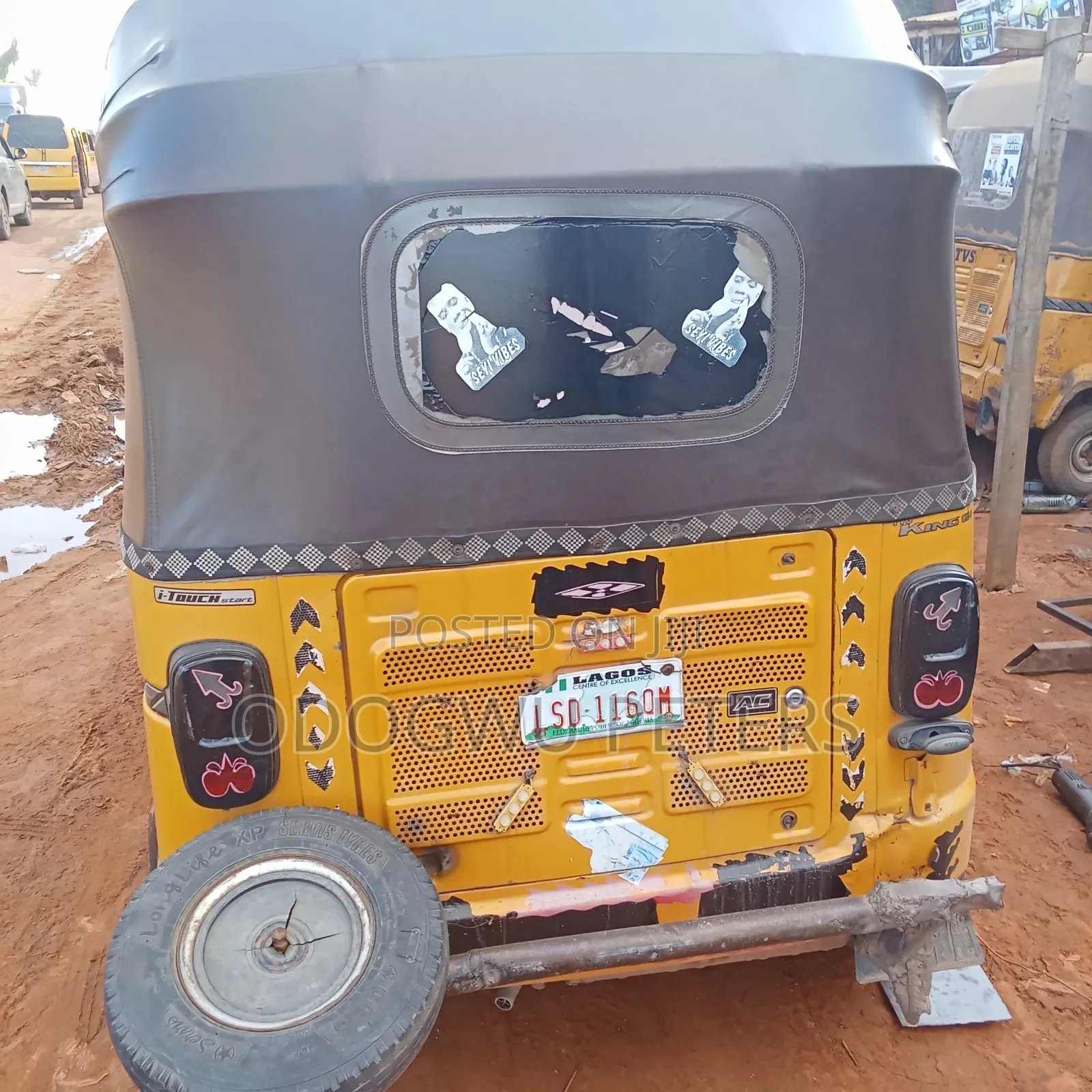 TVS Apache 160 4V 2023 Yellow