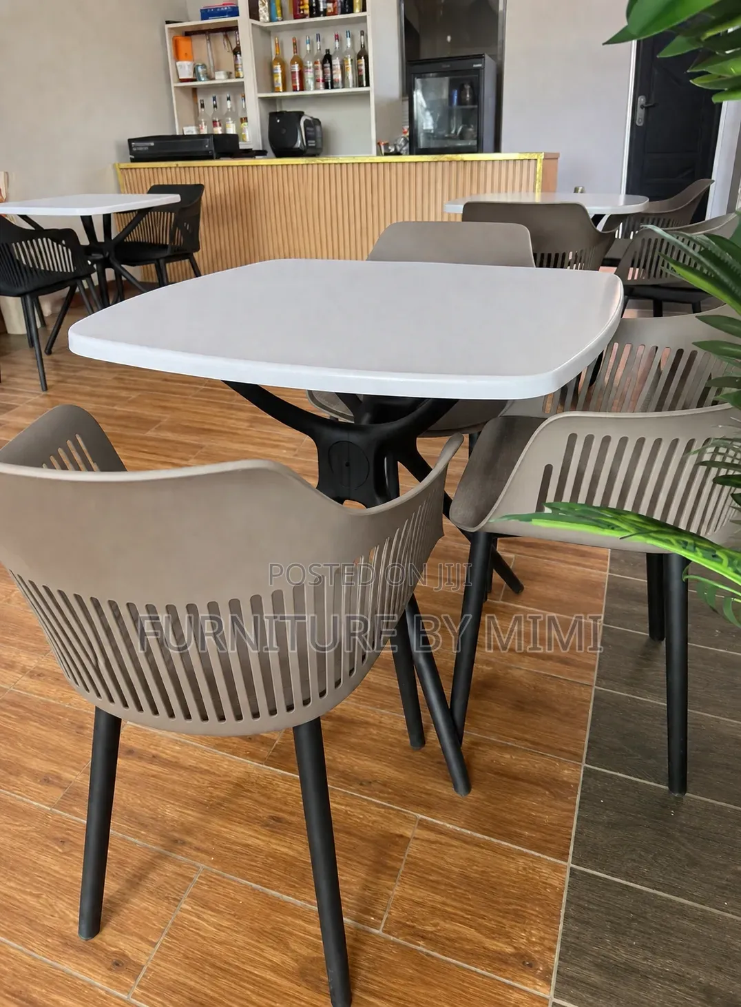 Premium Modern Restaurant Cafe Dining Set (4-Seater)