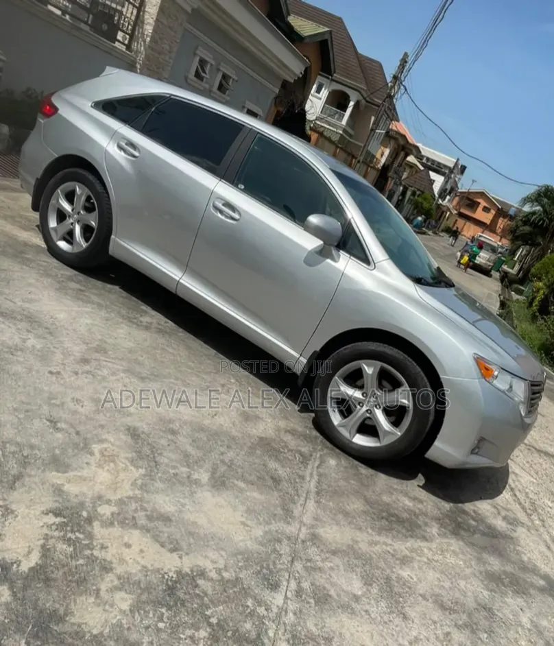Toyota Venza 2011 Silver