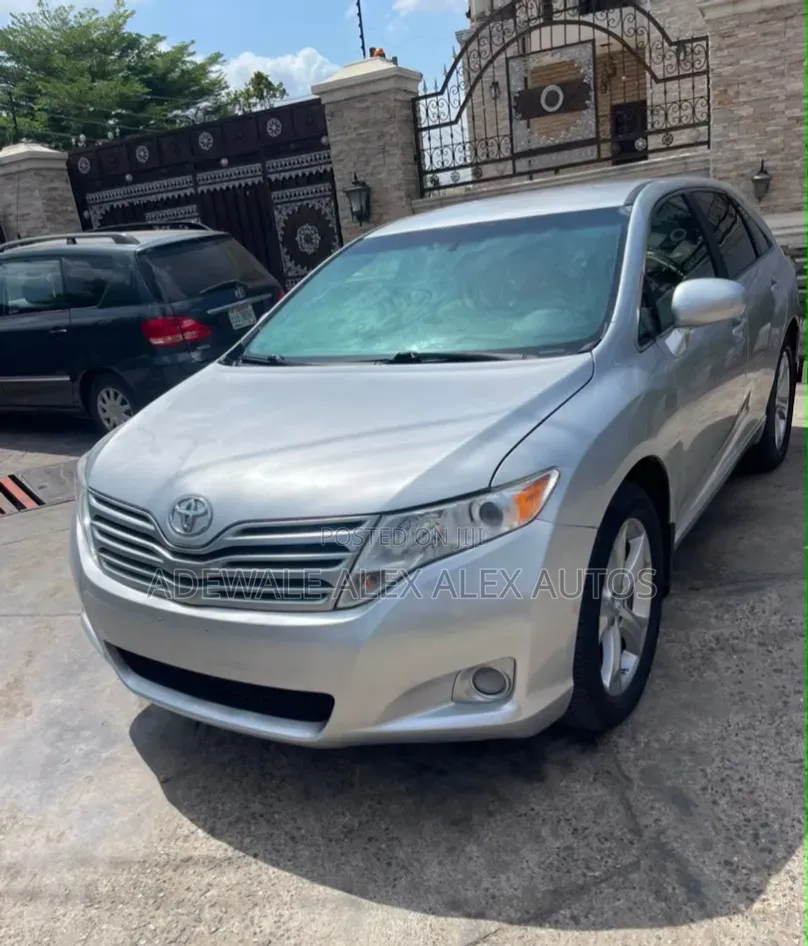 Toyota Venza 2011 Silver