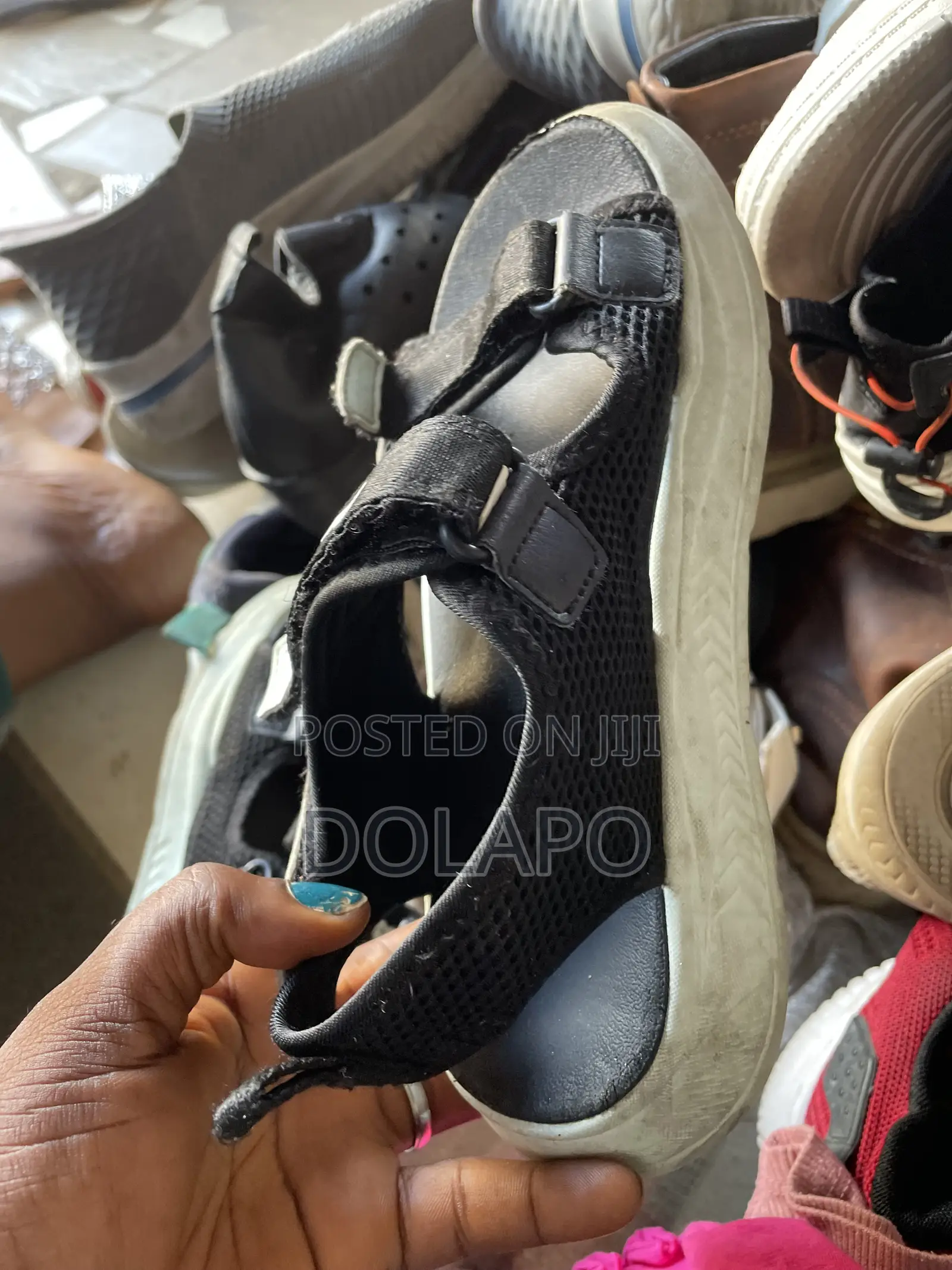 Newly Opened Mixed Thrift Shoes