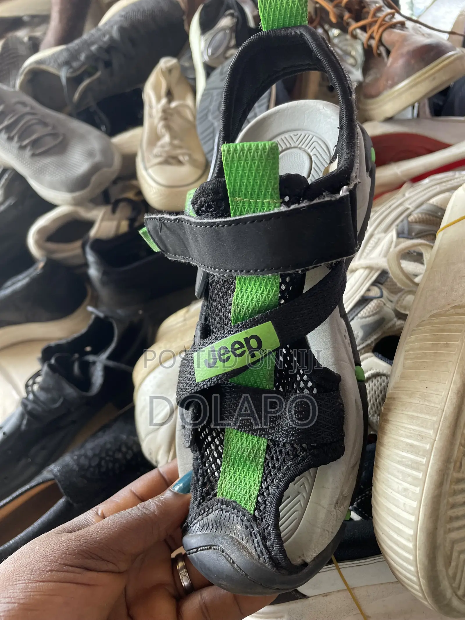 Newly Opened Mixed Thrift Shoes
