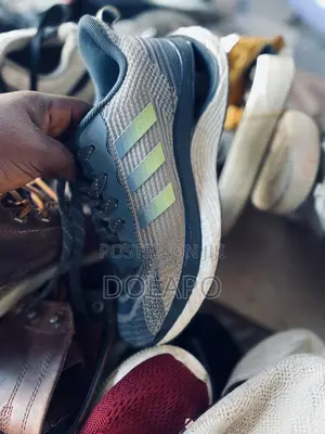 Newly Opened Mixed Thrift Shoes
