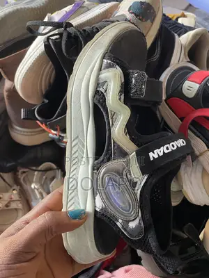 Newly Opened Mixed Thrift Shoes