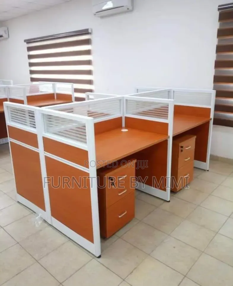 Premium 4-Seater Office Workstation Cubicle With Partitions