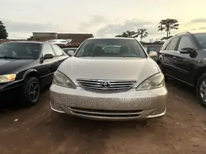 Toyota Camry 2005 Gold
