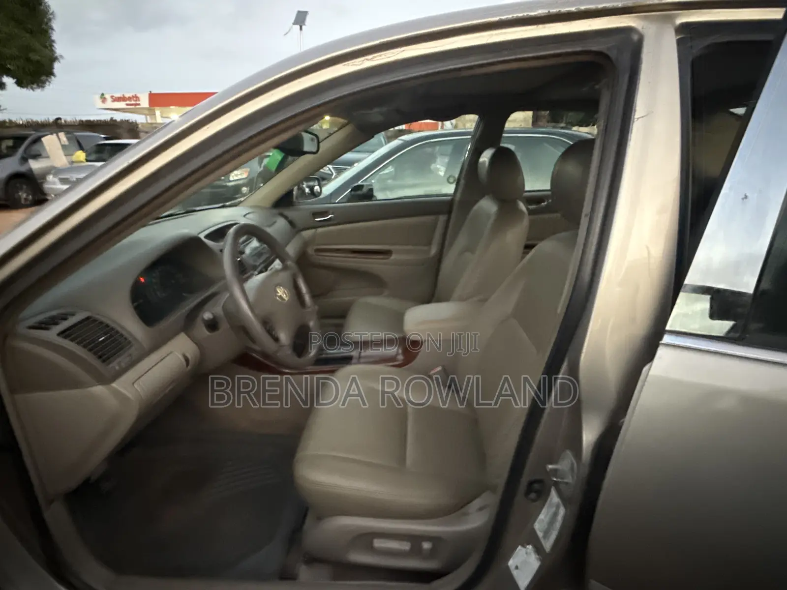 Toyota Camry 2005 Gold