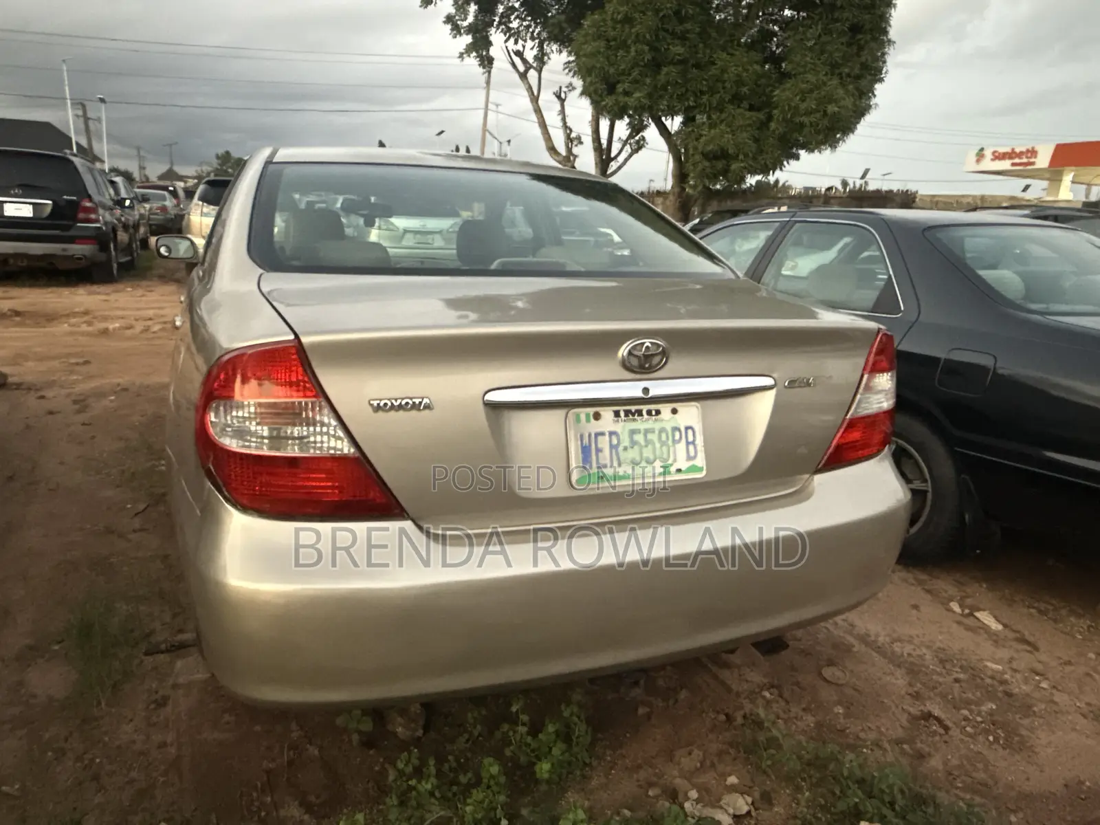 Toyota Camry 2005 Gold