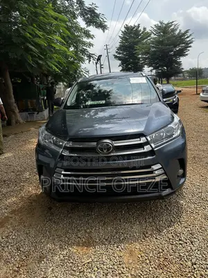 Toyota Highlander Limited 4x2 V6 (3.5L 6cyl 8A) 2017 Blue