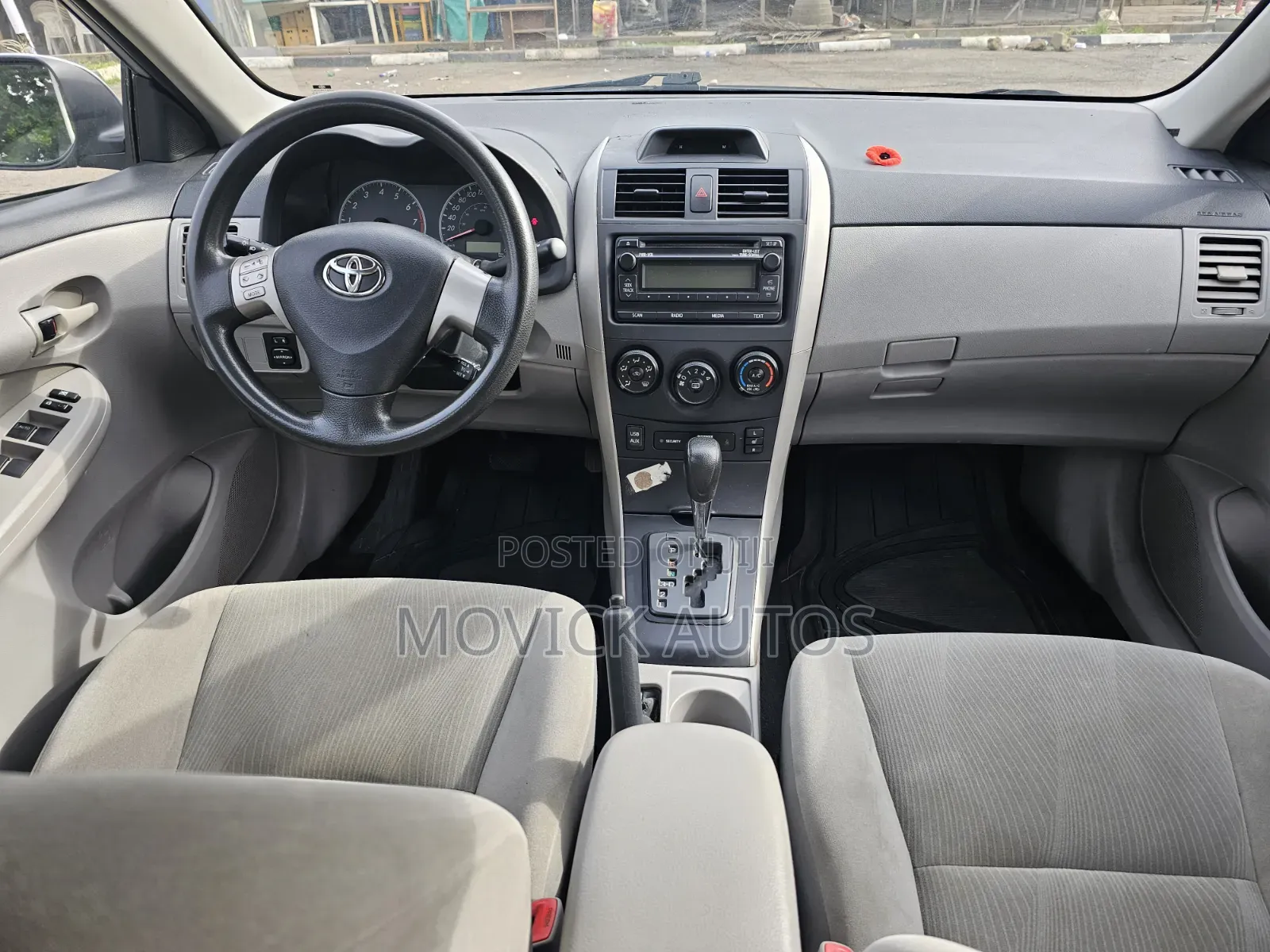 Toyota Corolla 2012 Silver