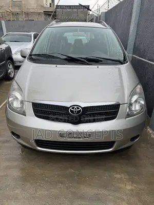 Toyota Corolla Verso 2004 Silver