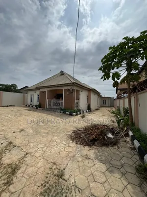 3bdrm Bungalow in Tose Moniya Express for rent