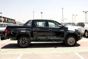 New Toyota Hilux 2025 Black