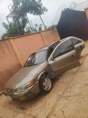 Toyota Camry 2001 Ivory