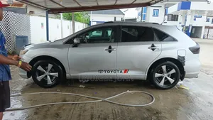 Toyota Venza 2011 Silver
