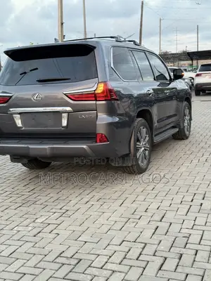 Lexus LX 570 AWD 2017 Gray