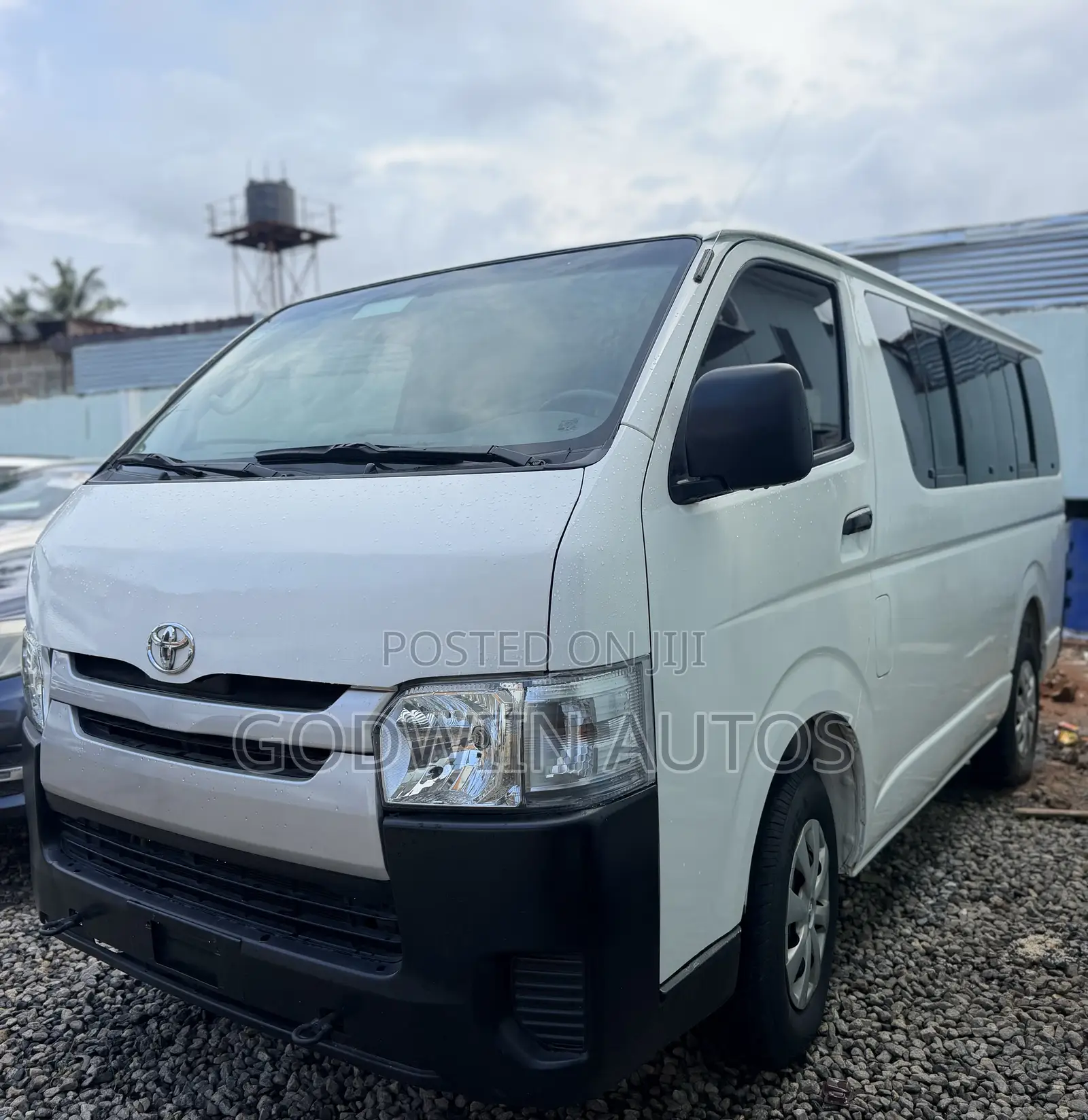 Toyota HiAce 2014 White