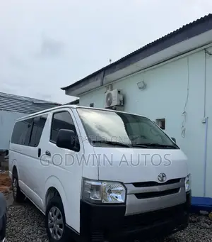 Toyota HiAce 2014 White