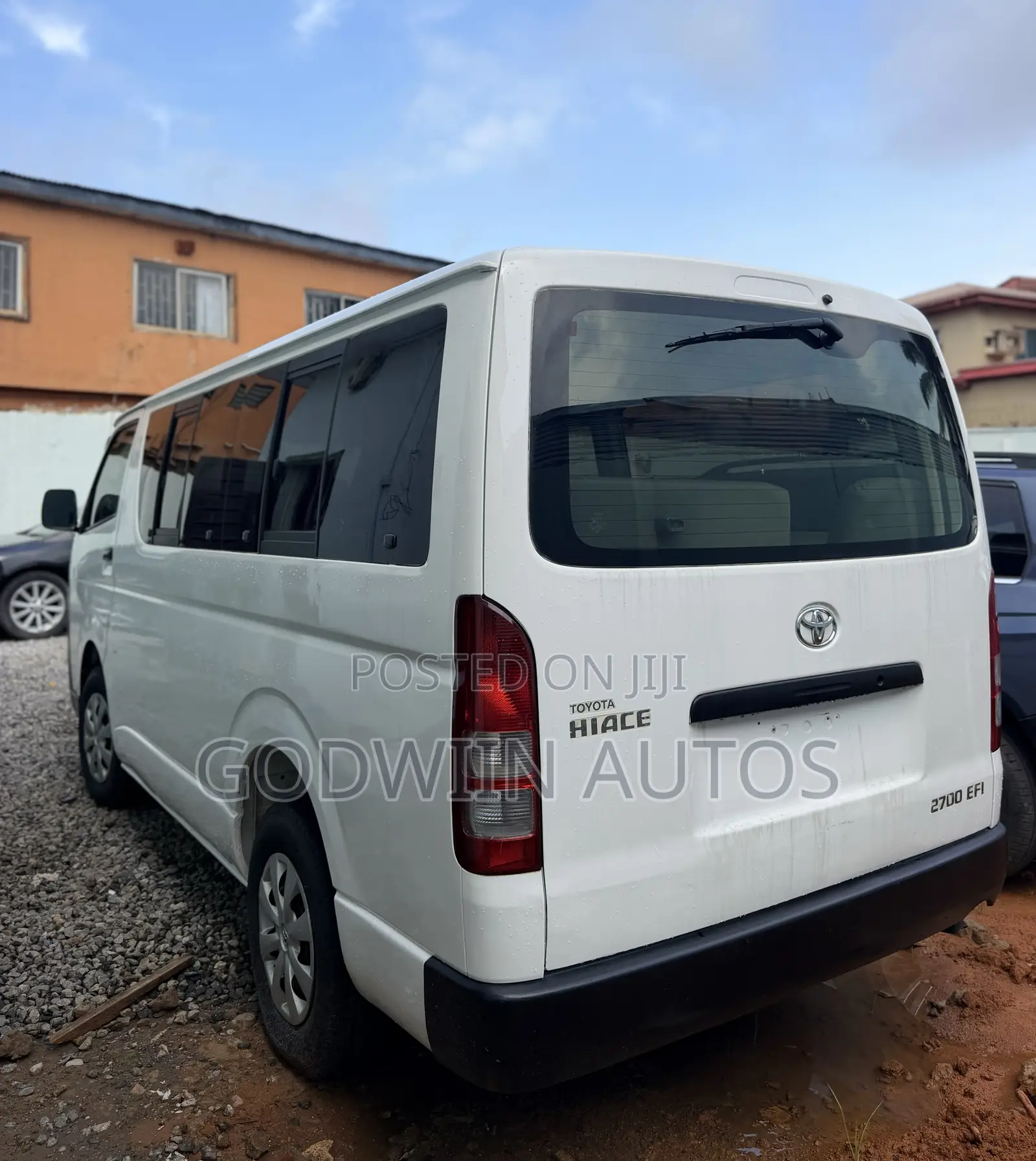 Toyota HiAce 2014 White