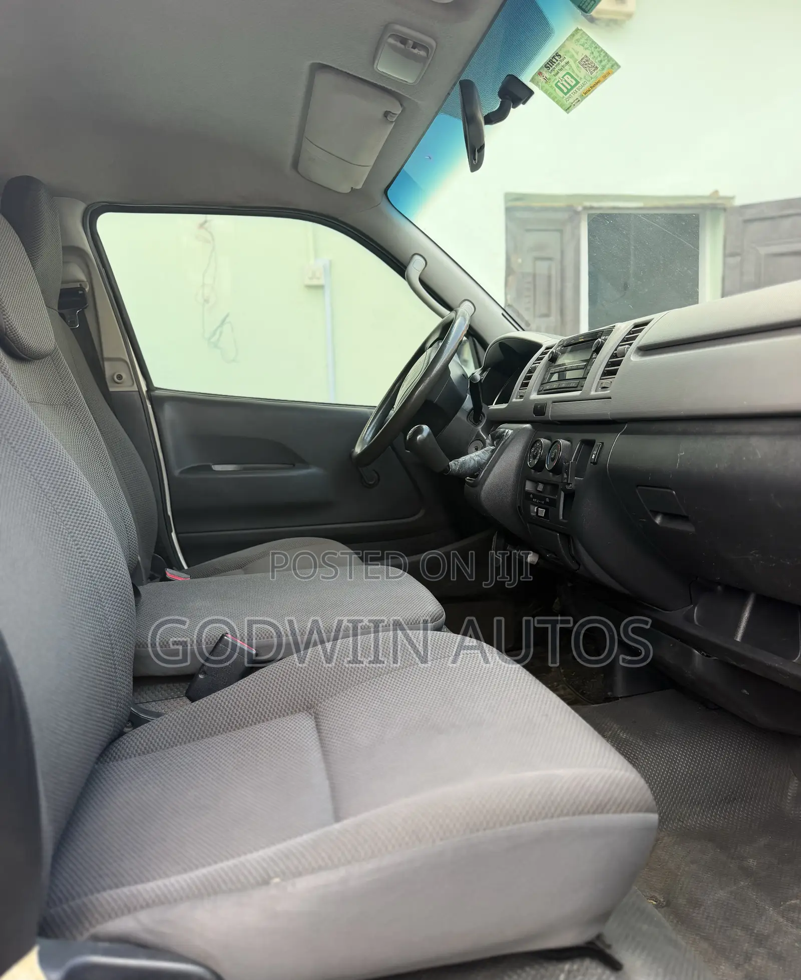 Toyota HiAce 2014 White