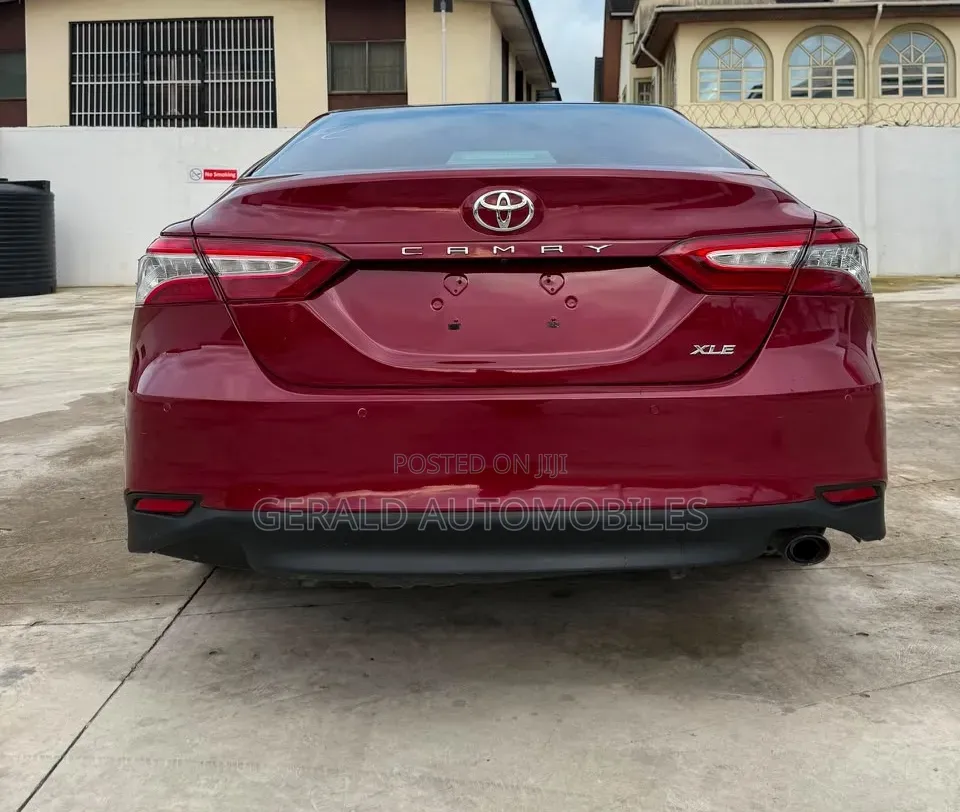 Toyota Camry 2018 Red