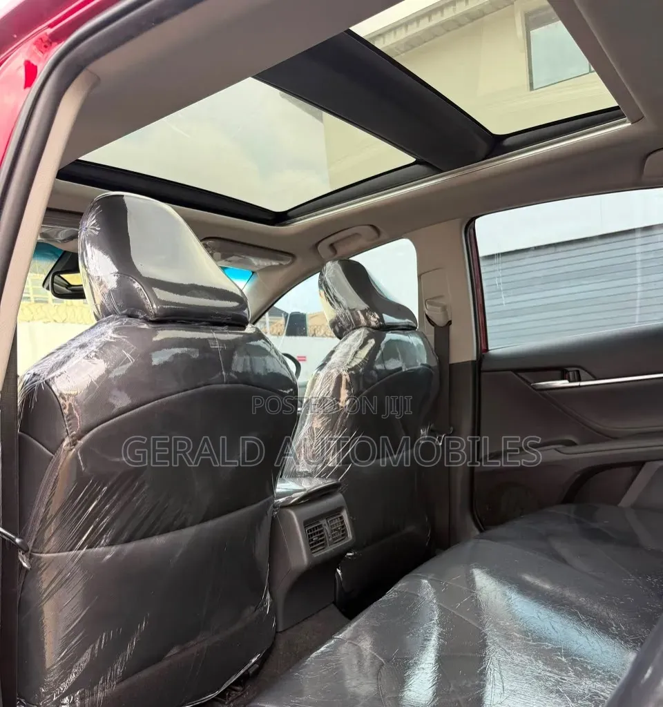 Toyota Camry 2018 Red
