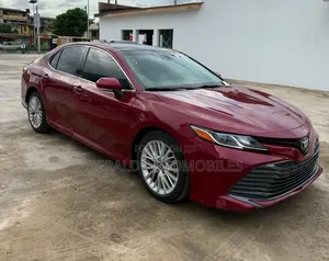 Toyota Camry 2018 Red