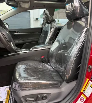 Toyota Camry 2018 Red