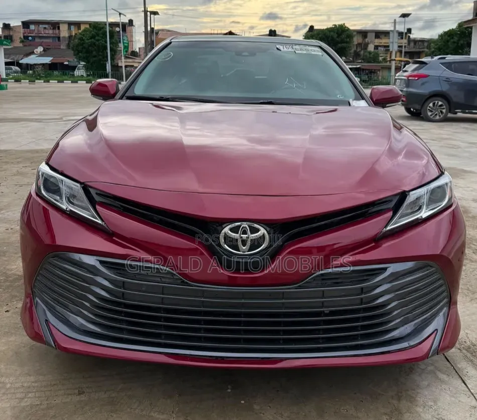 Toyota Camry 2018 Red