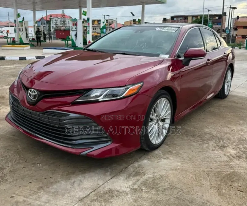 Toyota Camry 2018 Red