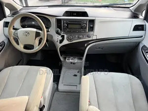 Toyota Sienna 2013 Gray