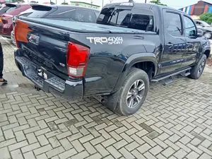 Toyota Tacoma 2018 Black