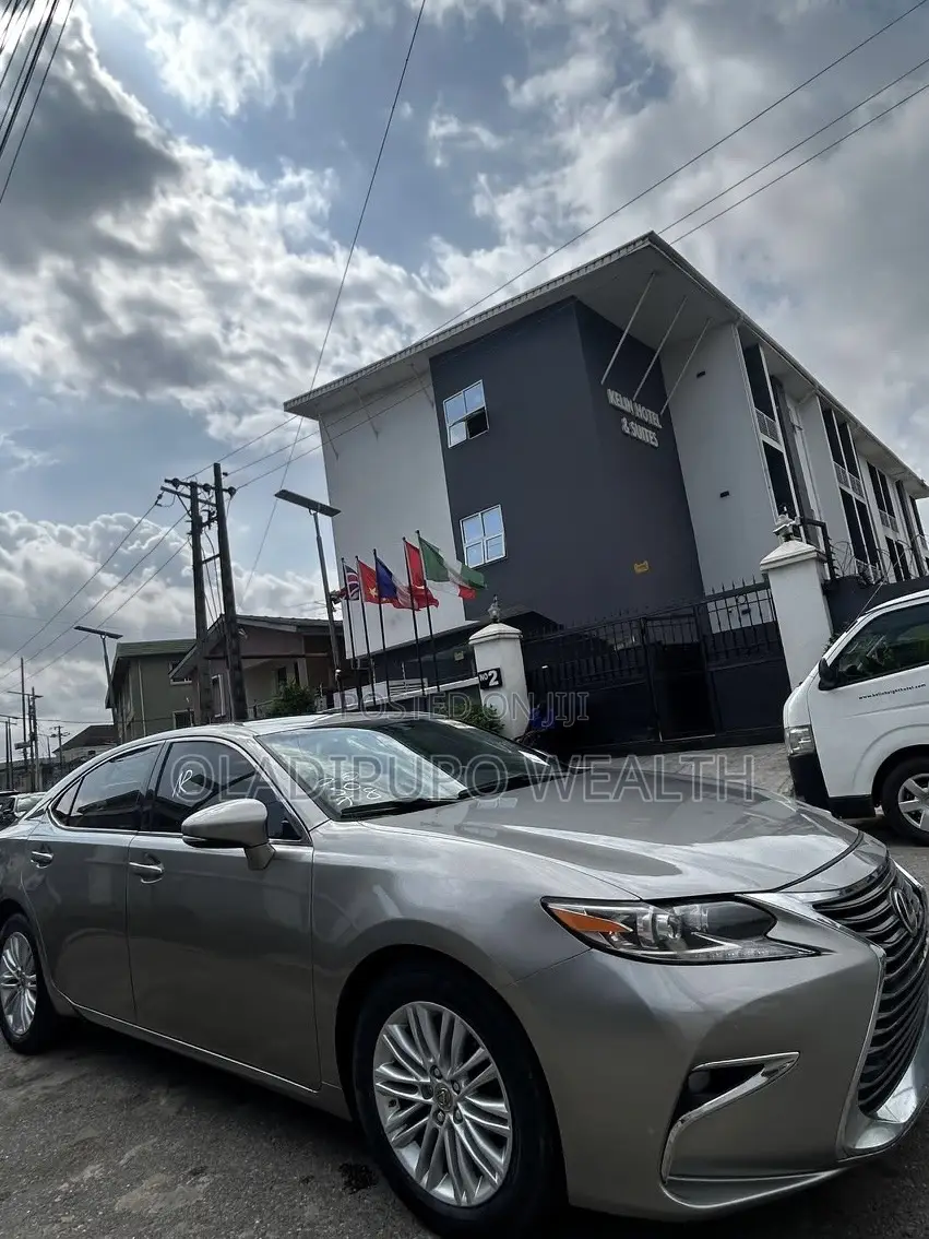 Lexus ES 2016 Gray