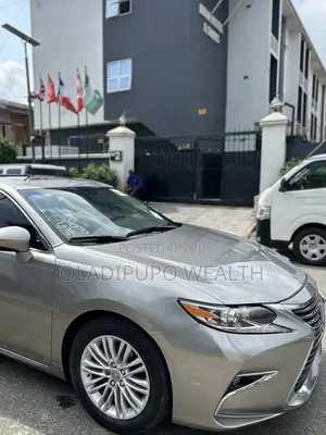Lexus ES 2016 Gray