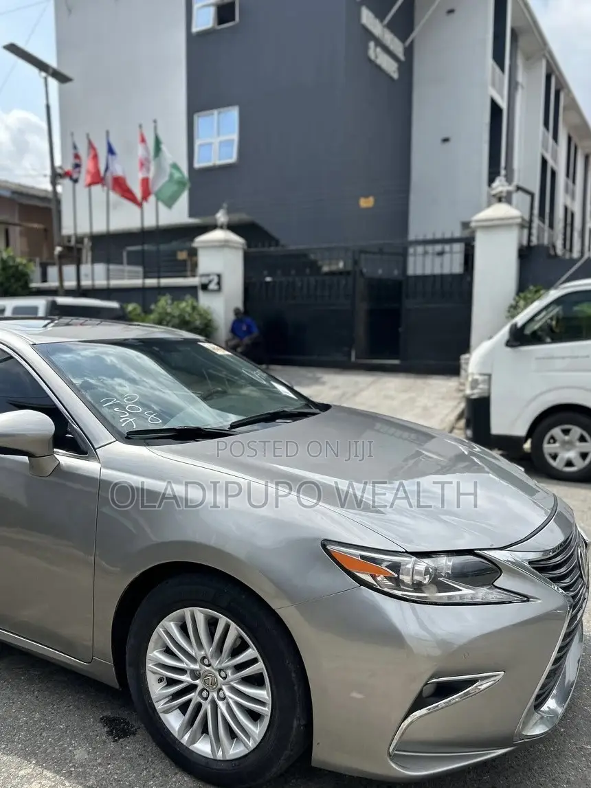 Lexus ES 2016 Gray