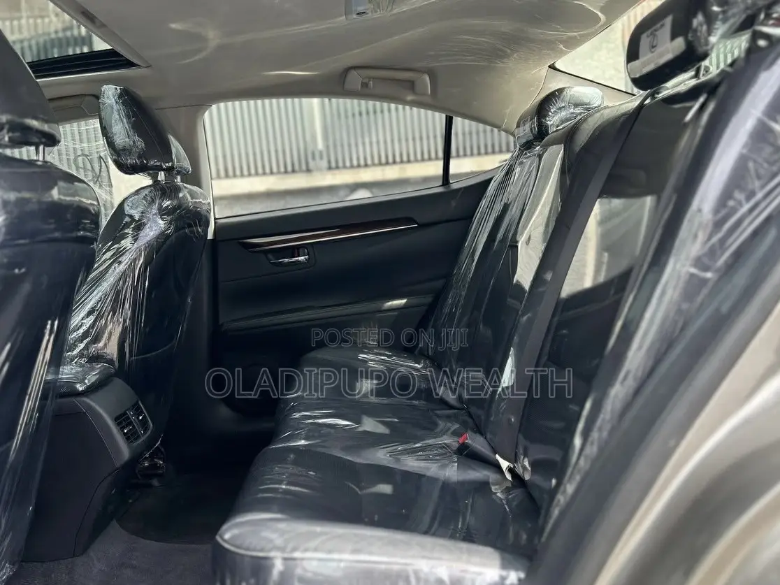Lexus ES 2016 Gray