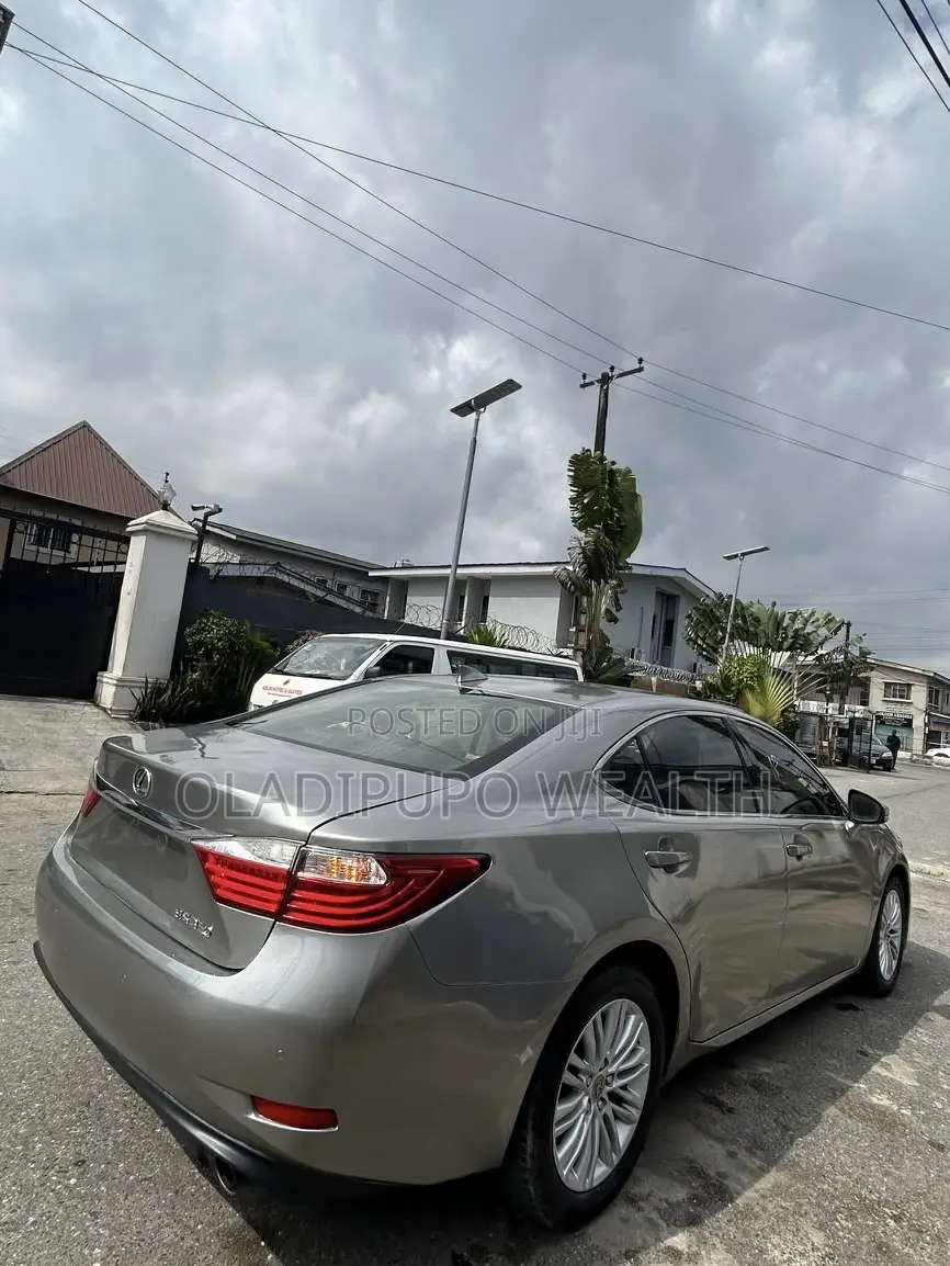 Lexus ES 2016 Gray