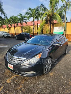 Hyundai Sonata Limited 2.0T Sedan (2.0L 4cyl 6A) 2012 Black