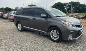 Toyota Sienna 2017 Gray