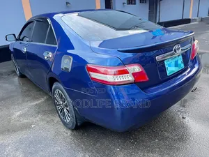 Toyota Camry SE 4dr Sedan (2.5L 4cyl 6A) 2011 Blue