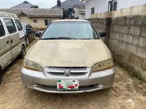 Honda Accord 2000 Gold