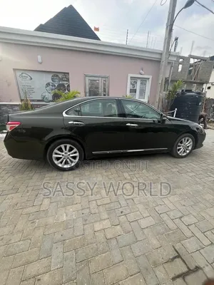 Lexus ES 2012 Green