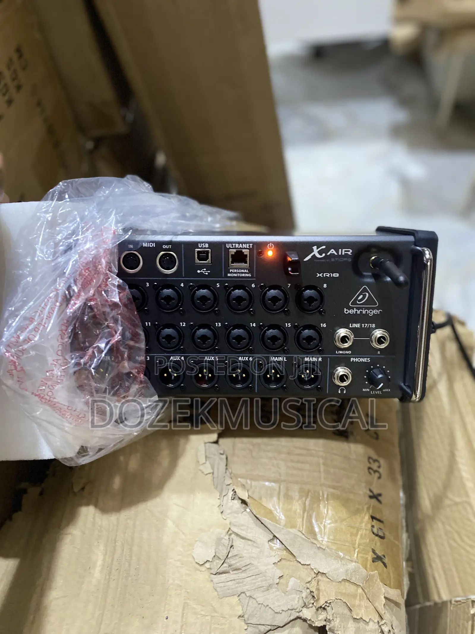 Behringer Xair Xr18 Digital Mixer
